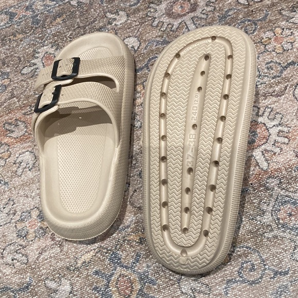 Sandals - Picture 2 of 2